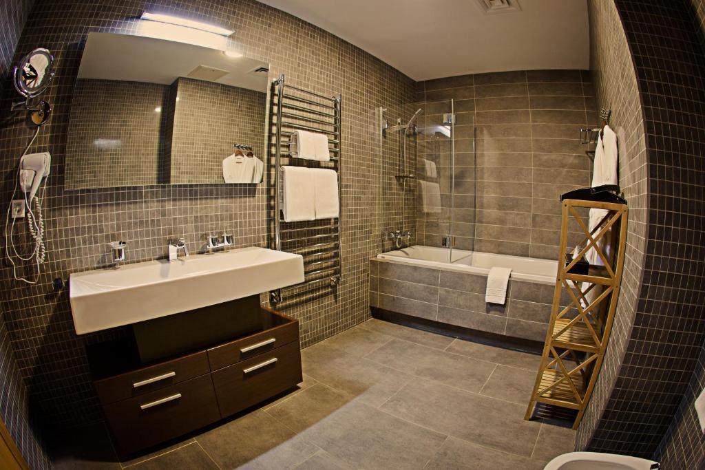 Voyage Hotel كاراغاندي الغرفة الصورة