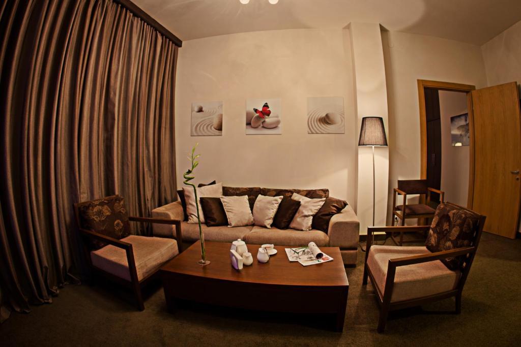 Voyage Hotel كاراغاندي الغرفة الصورة